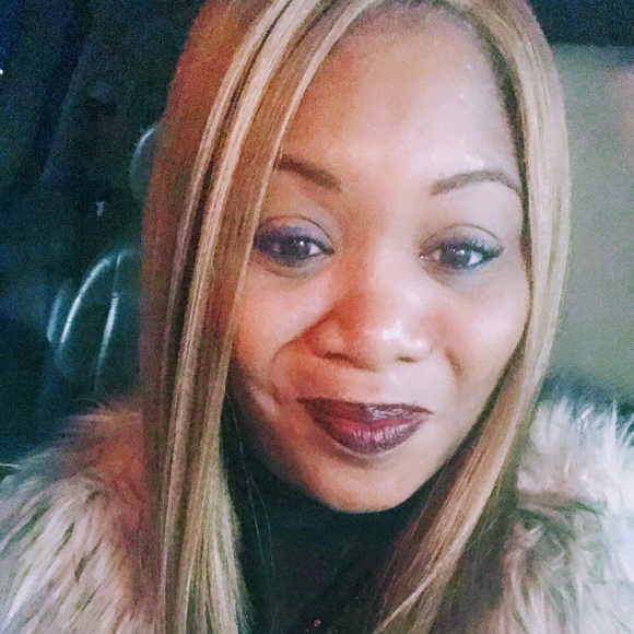 Meet your Posher, Caleen - Picture 1 of 1